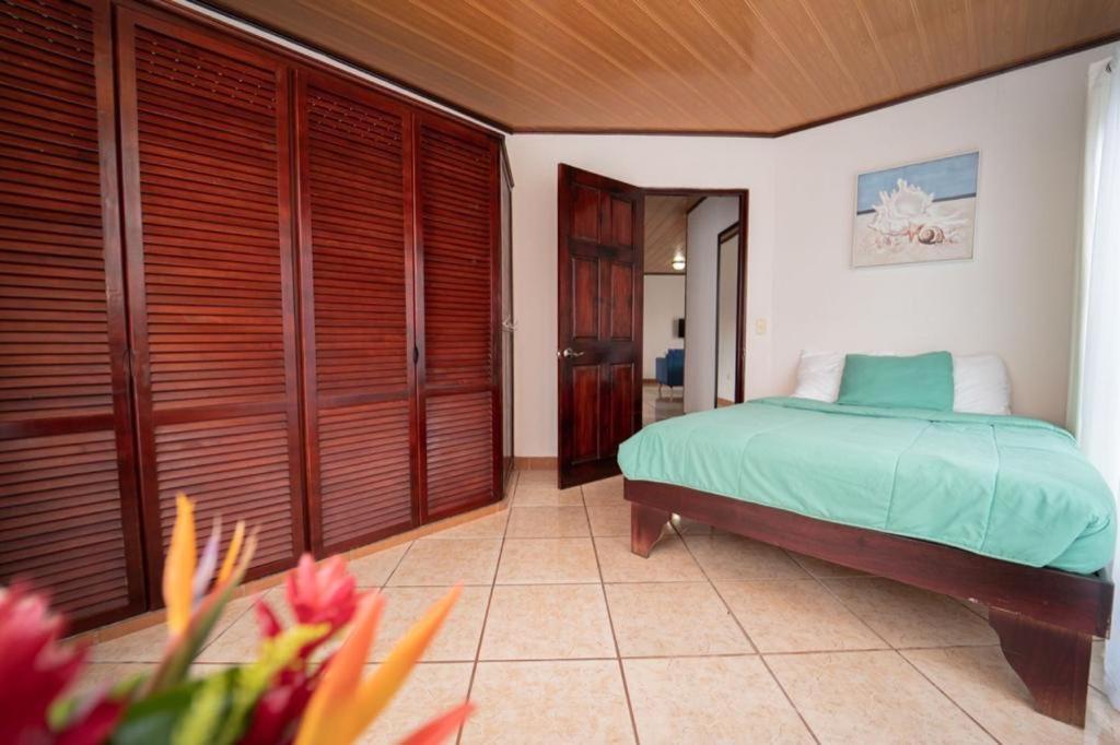 Apartamentos Cristal Quepos Ngoại thất bức ảnh