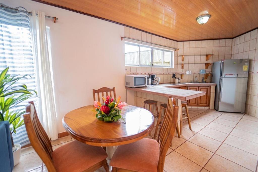 Apartamentos Cristal Quepos Ngoại thất bức ảnh
