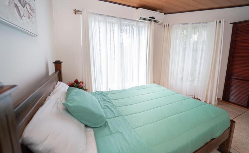 Apartamentos Cristal Quepos Ngoại thất bức ảnh